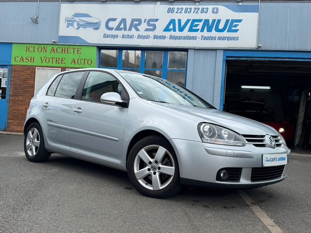 VOLKSWAGEN – GOLF – Berline – Essence sans plomb – GRIS